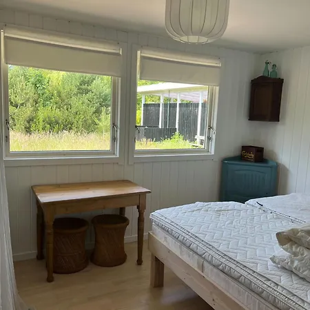 Сasa de vacaciones With Wild Garden Near The Sea