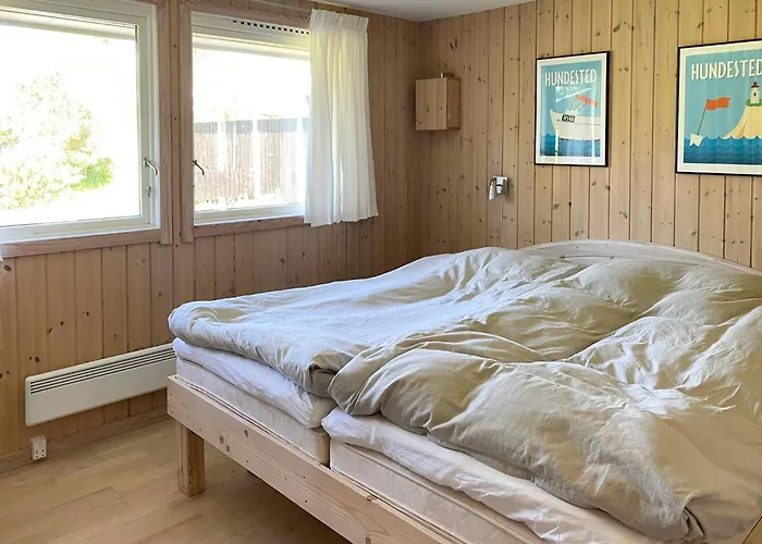 Semesterbostad With Wild Garden Near The Sea