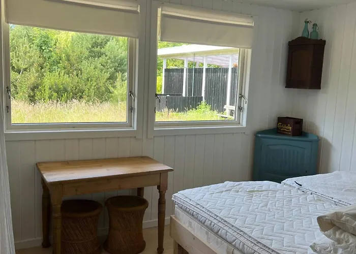 Semesterbostad With Wild Garden Near The Sea